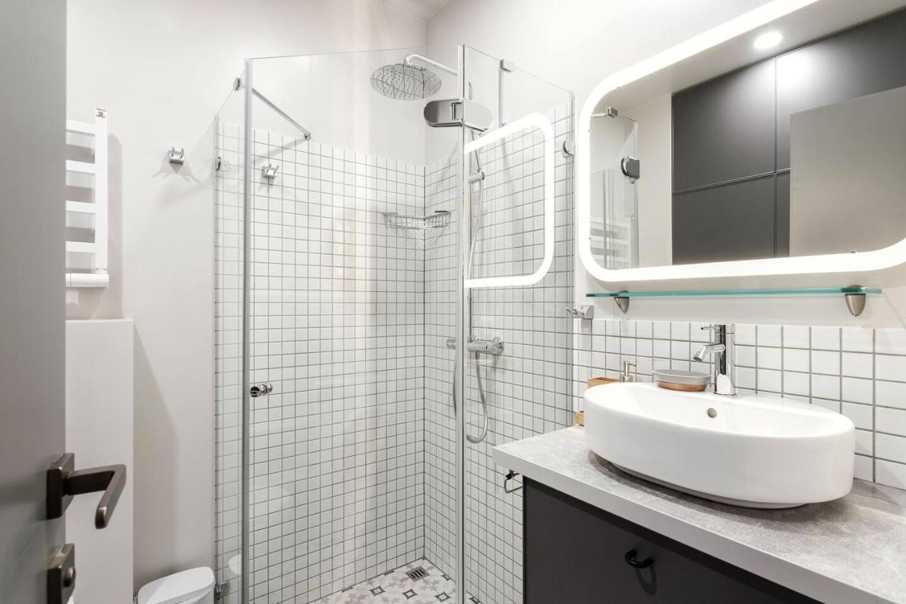 Happy Inn Laime Studio, Self Check-In-24-7, A-C, Parking-In-The-Underground-Garage Vilnius Bagian luar foto