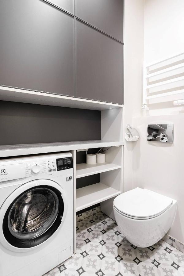 Happy Inn Laime Studio, Self Check-In-24-7, A-C, Parking-In-The-Underground-Garage Vilnius Bagian luar foto