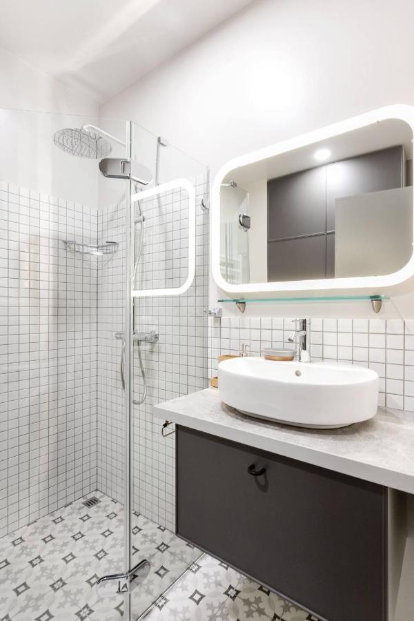 Happy Inn Laime Studio, Self Check-In-24-7, A-C, Parking-In-The-Underground-Garage Vilnius Bagian luar foto