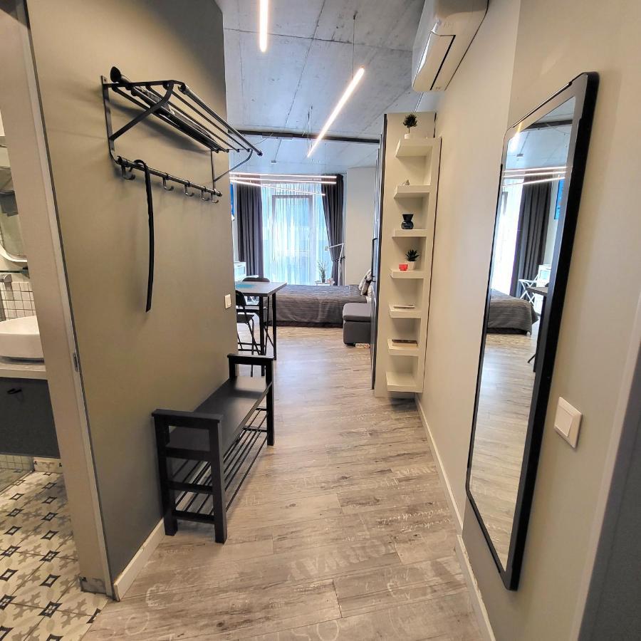 Happy Inn Laime Studio, Self Check-In-24-7, A-C, Parking-In-The-Underground-Garage Vilnius Bagian luar foto